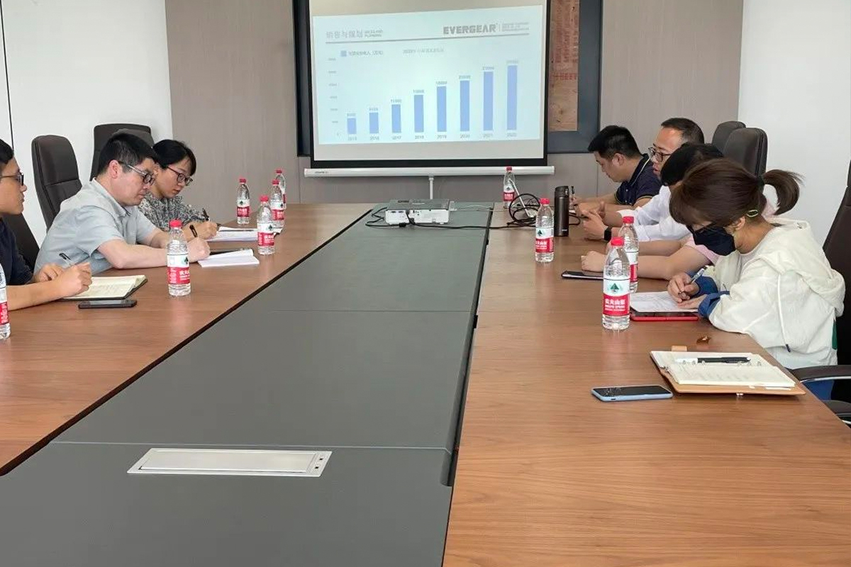 熱烈歡迎平陽(yáng)縣委組織部領(lǐng)導(dǎo)蒞臨浙江恒齒傳動(dòng)股份有限公司指導(dǎo)工作